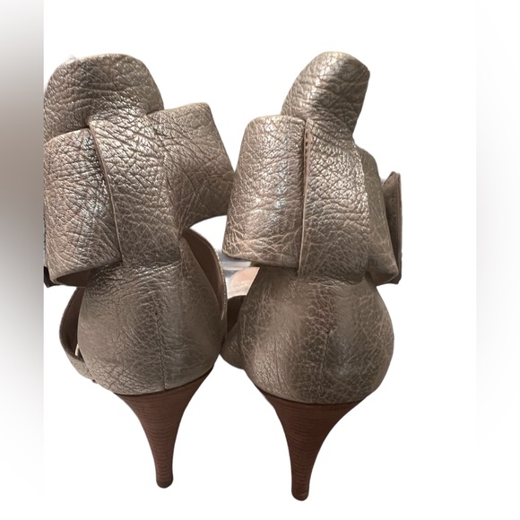 Theory Vidar Pale Gray Silver Strappy Heeled Sandals - Picture 4 of 5